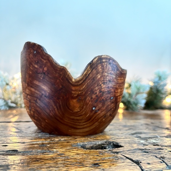 Hand made walnut burl bowl - Picture 3 of 3